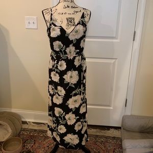 Black floral maxi w/slit
